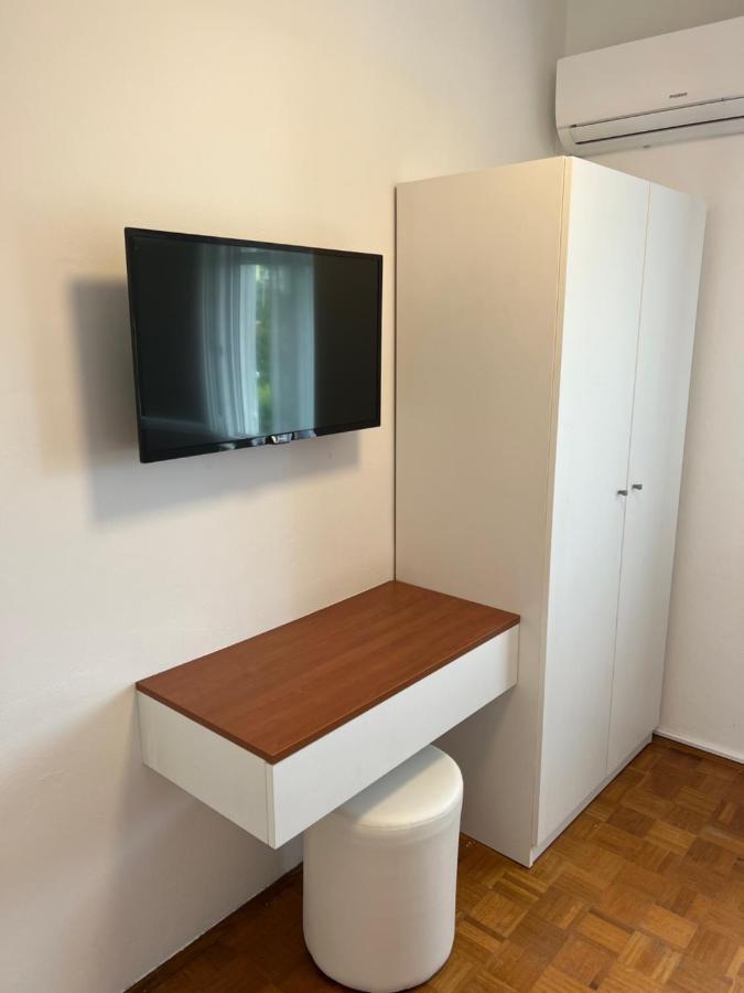 Apartments Xenia Pakostane Bagian luar foto